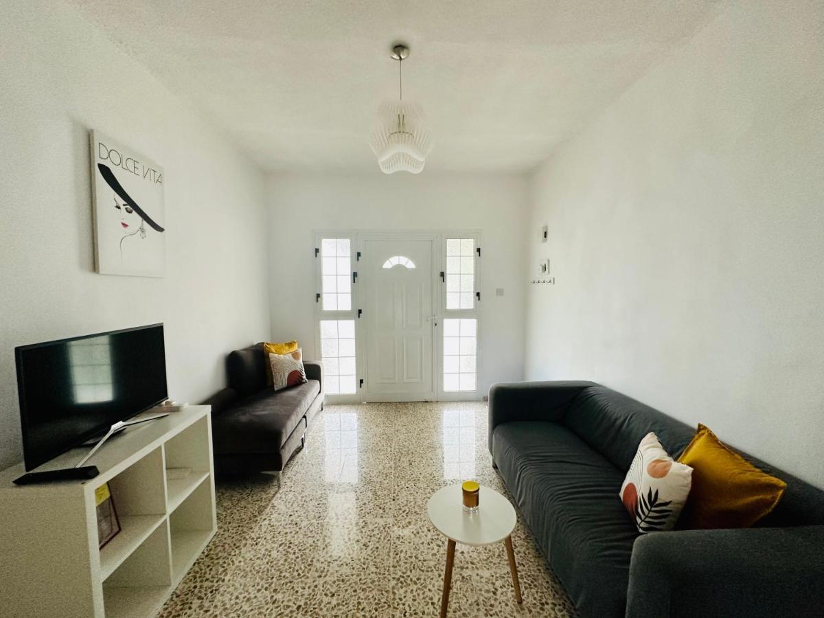 Arya Seaview Apartment In The Heart Of Coral Bay (Adults Only) Esterno foto