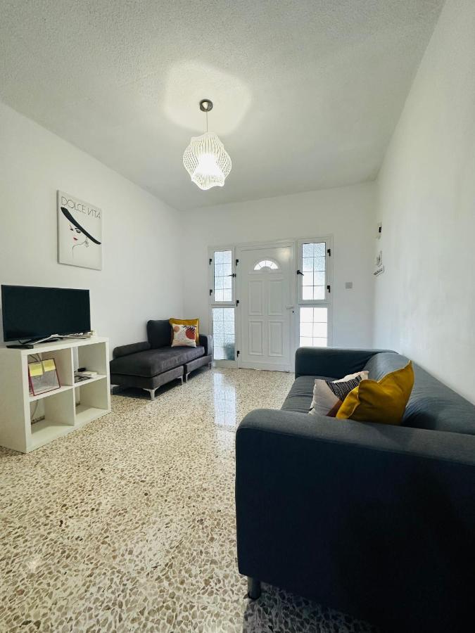 Arya Seaview Apartment In The Heart Of Coral Bay (Adults Only) Esterno foto